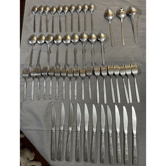 51 Pc Set Oneida Orlando Profile Stainless Flatware Silverware - Picture 2 of 16